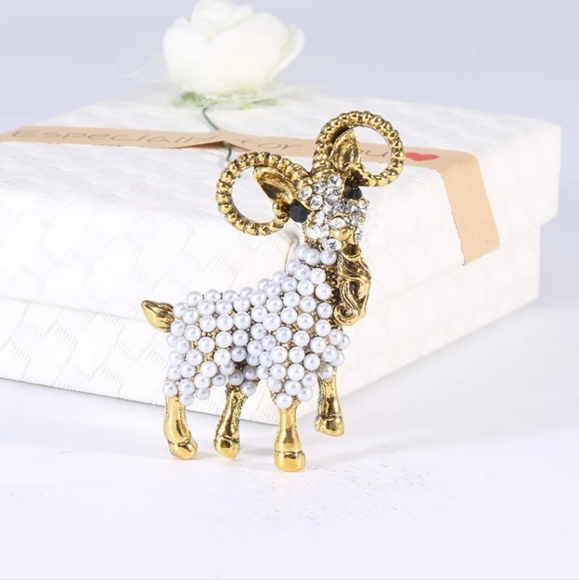 Gold-plated Crystal Pearl goat/sheep brooch necklace BOGO - Picture 7 of 16